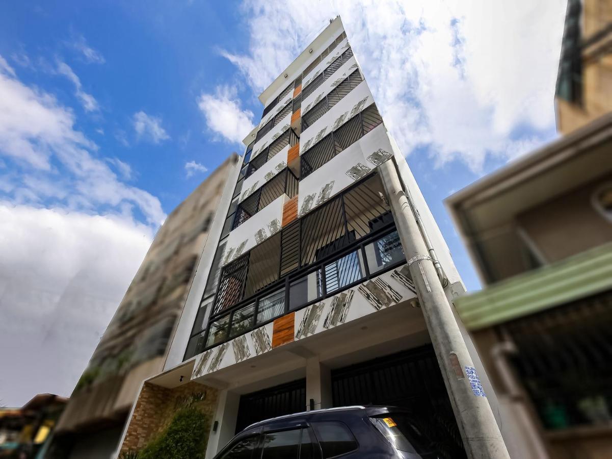 Oyo 848 Dona Aurora Condotel Quezon City Exterior foto