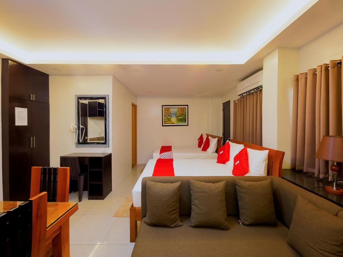 Oyo 848 Dona Aurora Condotel Quezon City Exterior foto