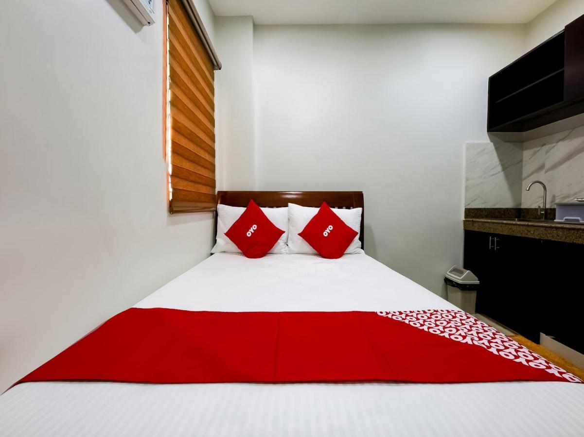 Oyo 848 Dona Aurora Condotel Quezon City Exterior foto