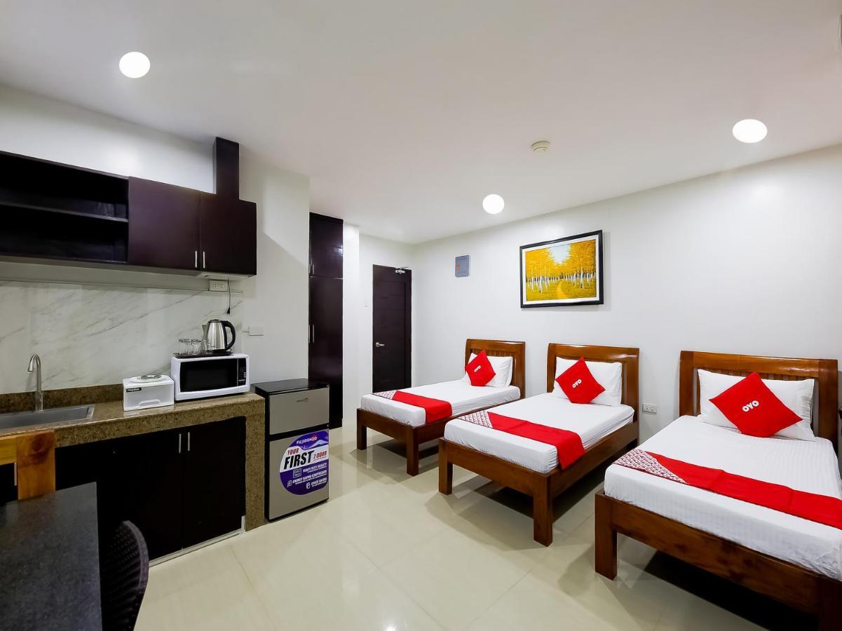 Oyo 848 Dona Aurora Condotel Quezon City Exterior foto