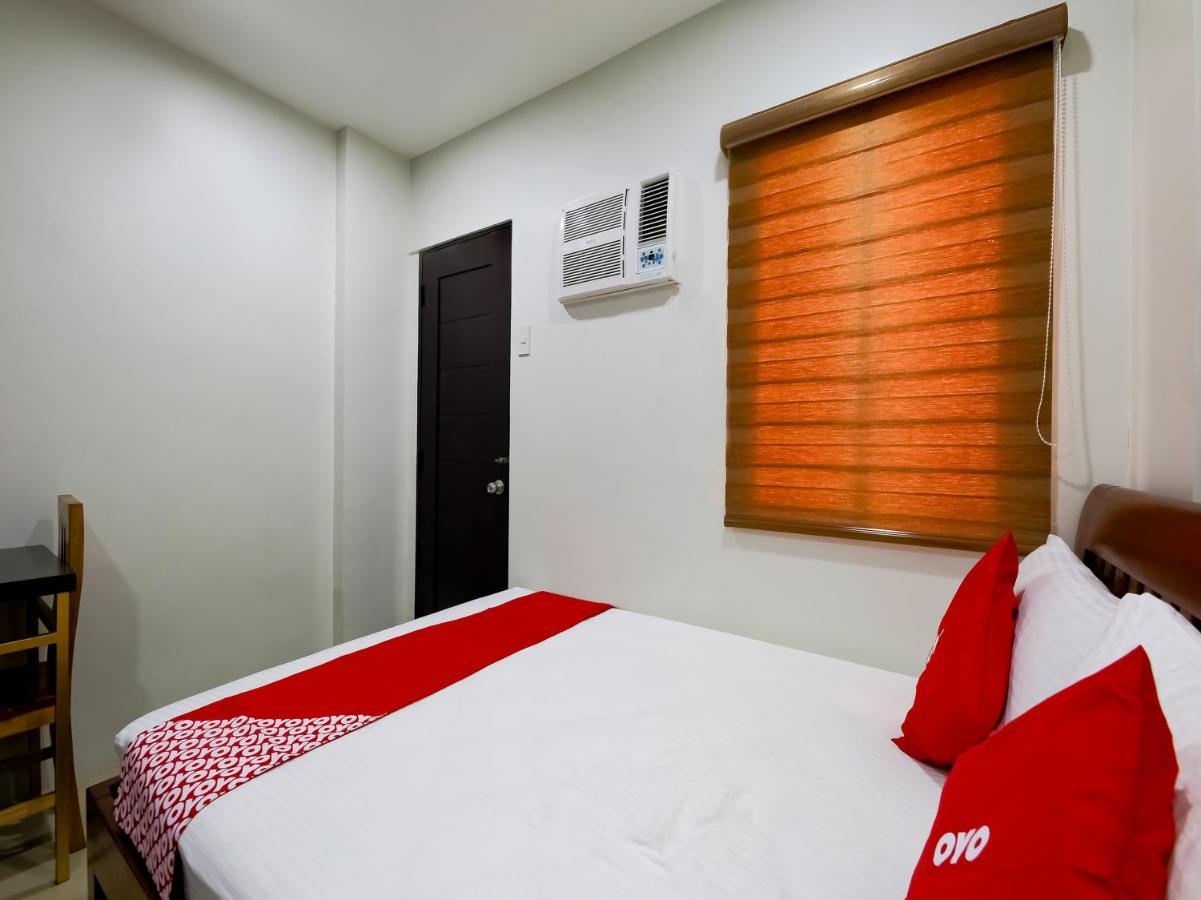 Oyo 848 Dona Aurora Condotel Quezon City Exterior foto